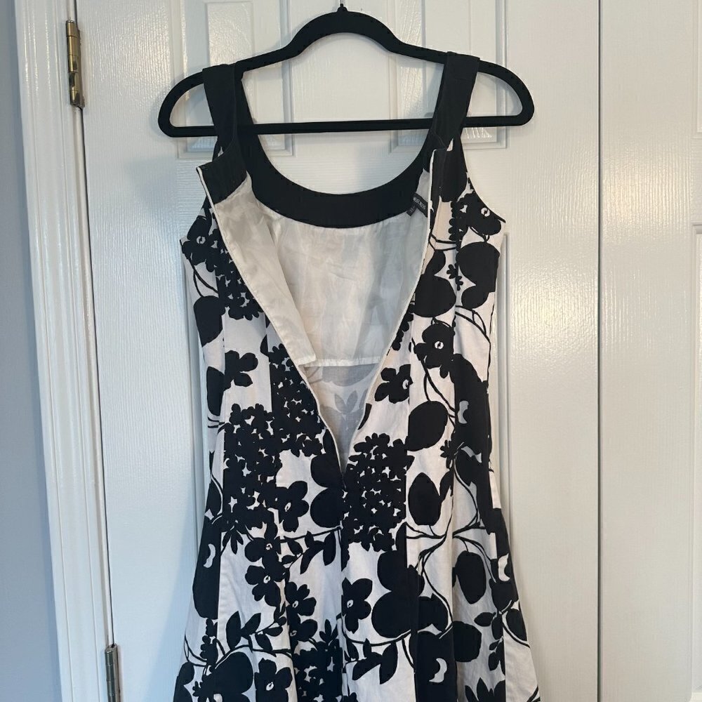 Jones Wear Dress Black & White Vintage Inspired Floral Fit & Flare Round Neck 4 - Picture 4 of 7